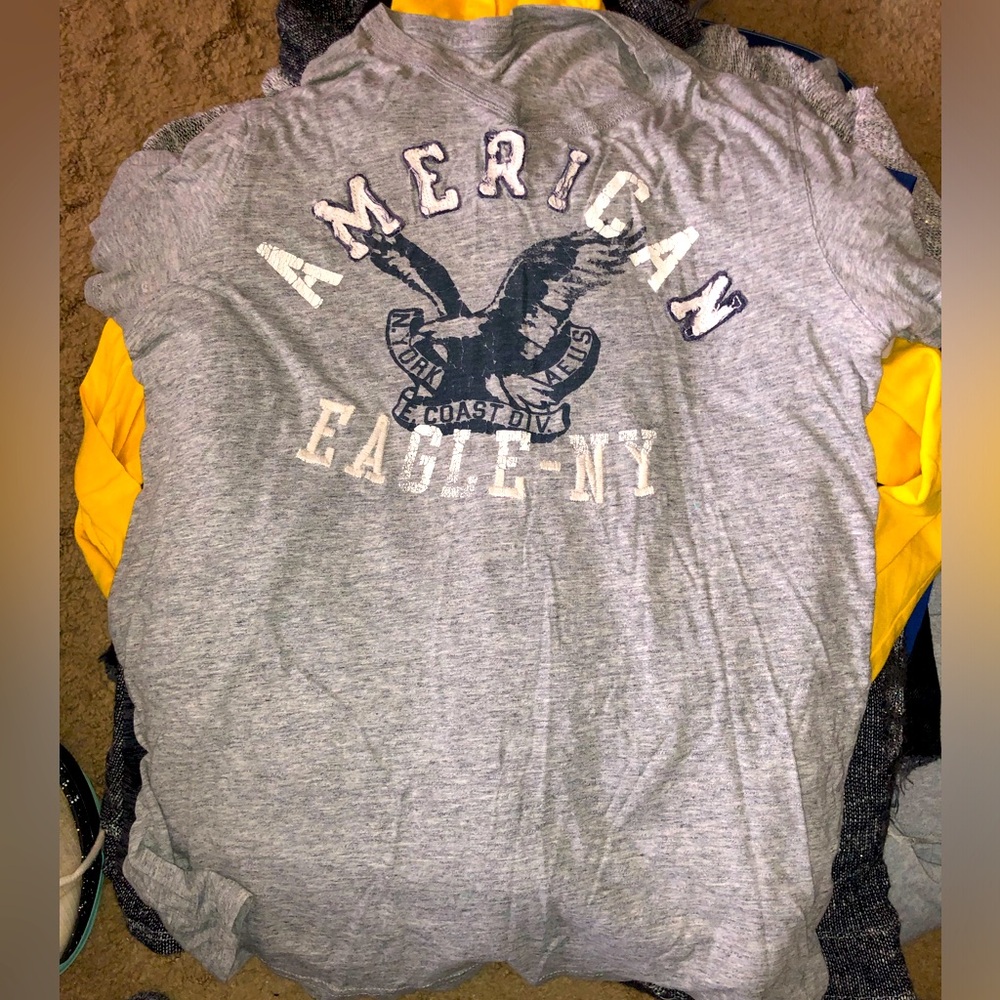 American Eagle gray t-shirt sm